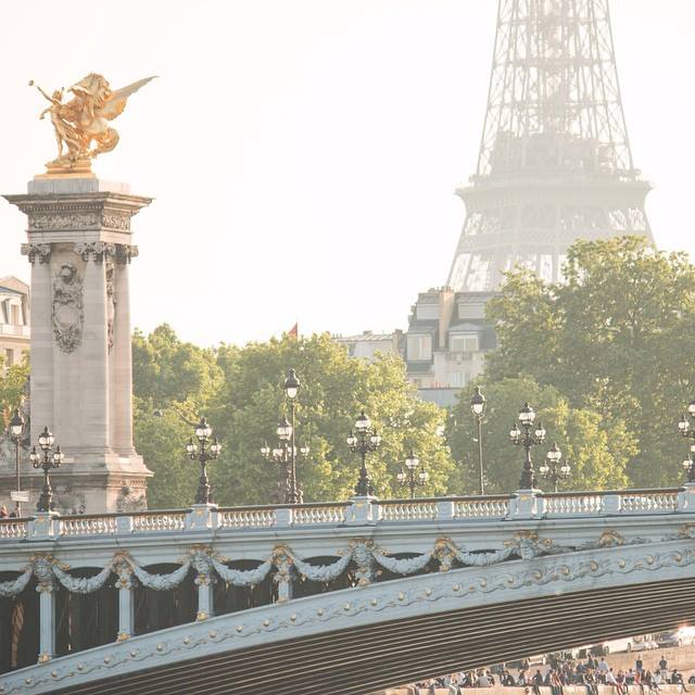 Paris Architecture – Swags