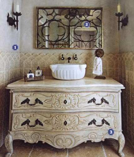 Frech scrolls bureau