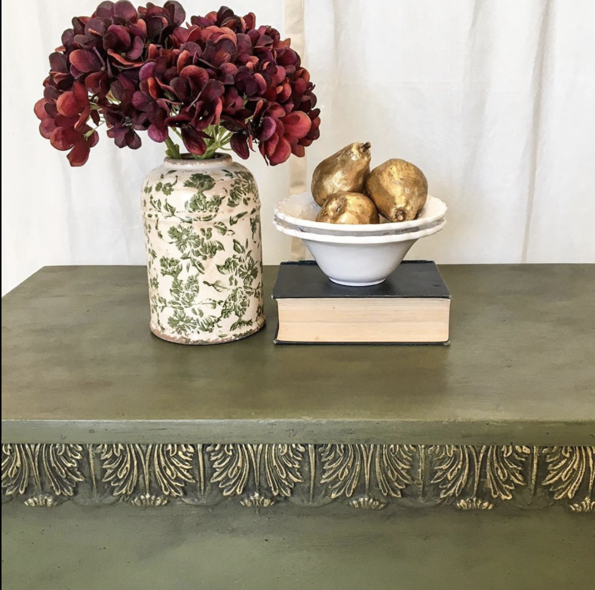 Acanthus Leaf Trim on Table