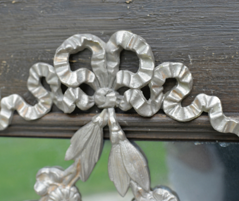 bow on mirror bended